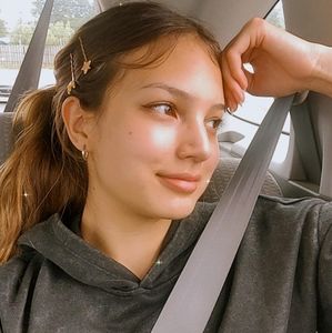 Meet your Posher, Anya